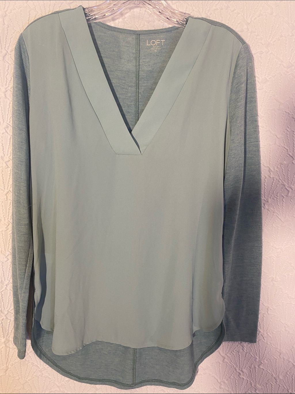 Loft Sage Green V-Neck Long Sleeve Tunic Oversized Xs. Flowy Fancifulness Airy